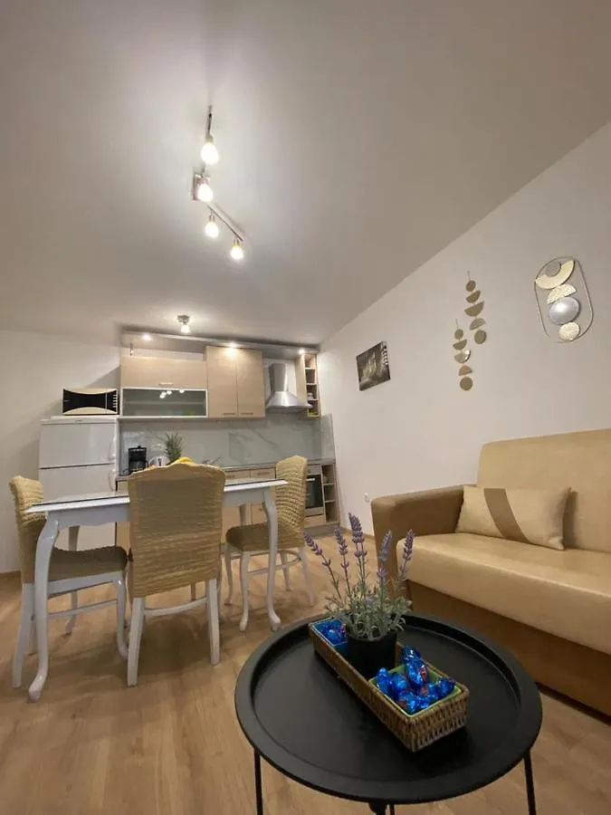 Ana Apartment Split