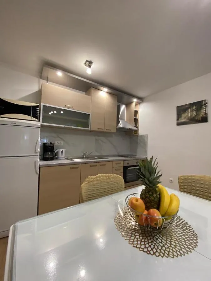 Ana Apartment Split